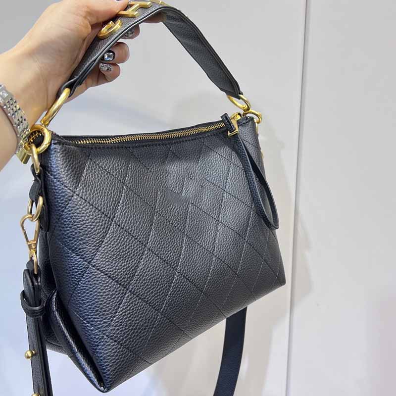 26CM Womens Luxury Mini Bags Solid Color Genuine Leather Crossbody Designer Bags Handbags Gold-Tone Letter Portable Timeless Diamond Quilted Shoulder Bag Handbag, Black
26CM Womens Luxury Mini Bags Solid Color Genuine Leather Crossbody Designer Bags Handbags Gold-Tone Letter Portable Timeless Diamond Quilted Shoulder Bag Handbag, Black