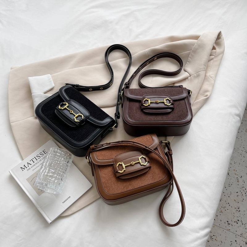 Evening Bags Fashion Luxury Striped Velvet Ladies Hand-held Small Square Bag Brand Designer Messenger Texture All-match Shoulder BagEvening, Black
Evening Bags Fashion Luxury Striped Velvet Ladies Hand-held Small Square Bag Brand Designer Messenger Texture All-match Shoulder BagEvening, Black
