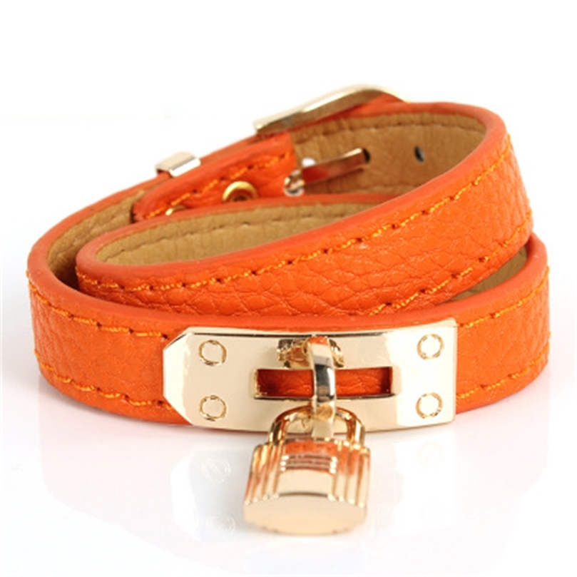 Top Quality Punk Style Double Layer PU Leather Fabric Gold Lock Pendant Charms Bracelet Bangle For Women Men Jewelry Wholesale 220402
Top Quality Punk Style Double Layer PU Leather Fabric Gold Lock Pendant Charms Bracelet Bangle For Women Men Jewelry Wholesale 220402