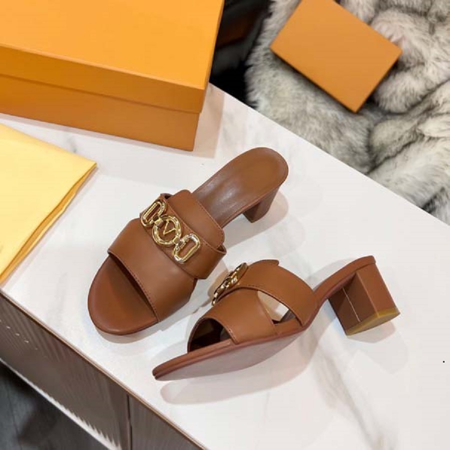 Designer Slides Women Slippers Luxury Sandals Brand Sandals Real Leather Flip Flop Flats Slide Casual Shoes Sneakers Boots by shoe10 0020, Box
Designer Slides Women Slippers Luxury Sandals Brand Sandals Real Leather Flip Flop Flats Slide Casual Shoes Sneakers Boots by shoe10 0020, Box