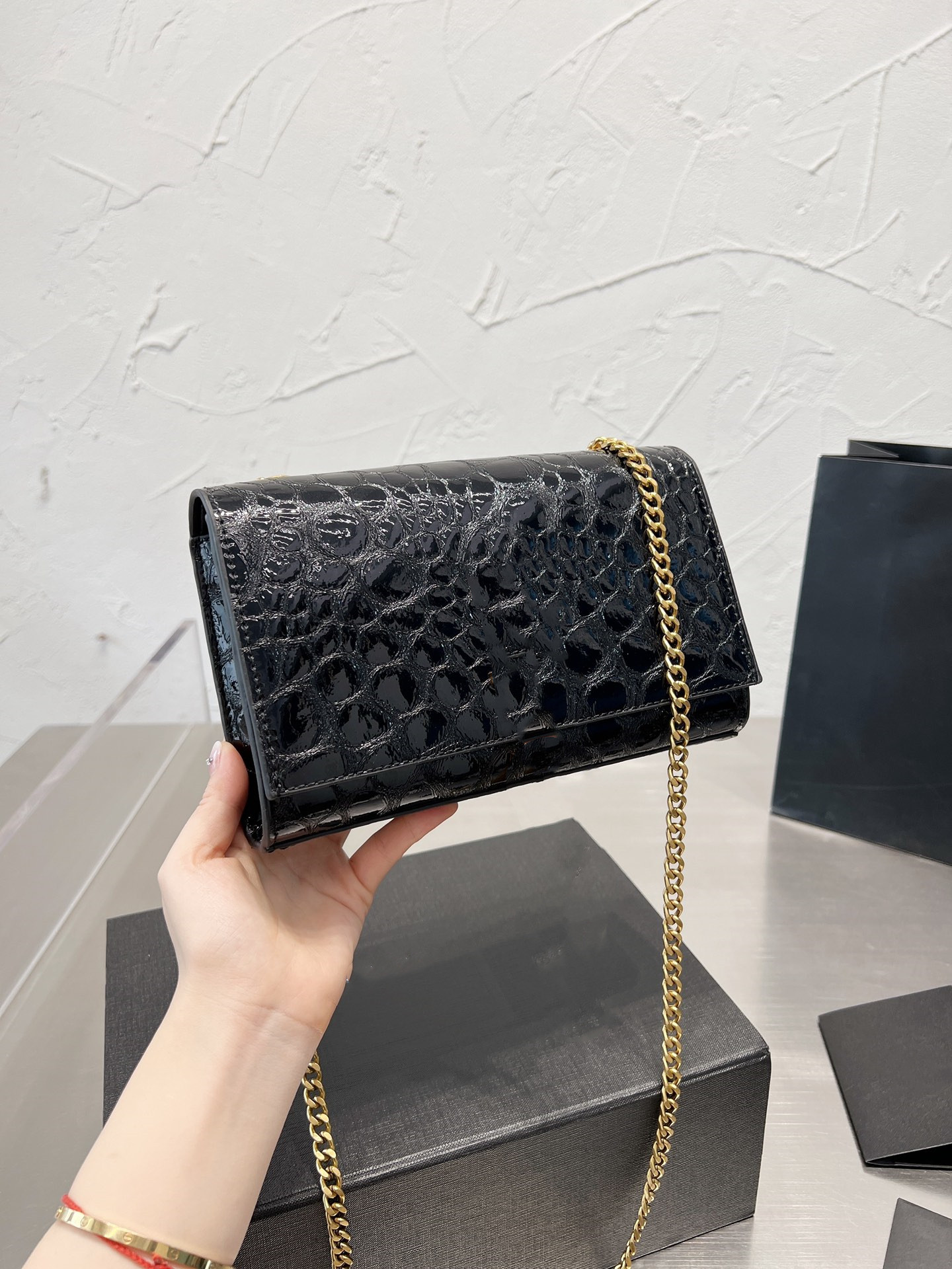 2022 Fashion Bags luxury designer Shoulder handBag top quality bag Genuine Leather women mens handBags with box
2022 Fashion Bags luxury designer Shoulder handBag top quality bag Genuine Leather women mens handBags with box