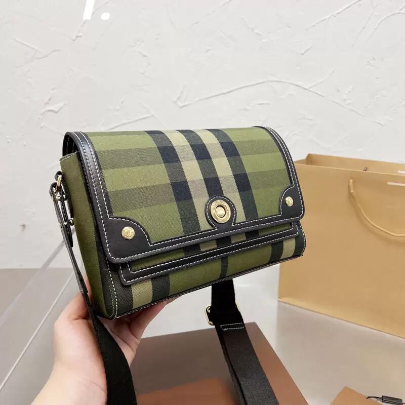Top Quality women Green check Horseferry Canvas flap crossbody bag newest handbag Round snap fastener Single Shoulder Messenger Bags leather
Top Quality women Green check Horseferry Canvas flap crossbody bag newest handbag Round snap fastener Single Shoulder Messenger Bags leather