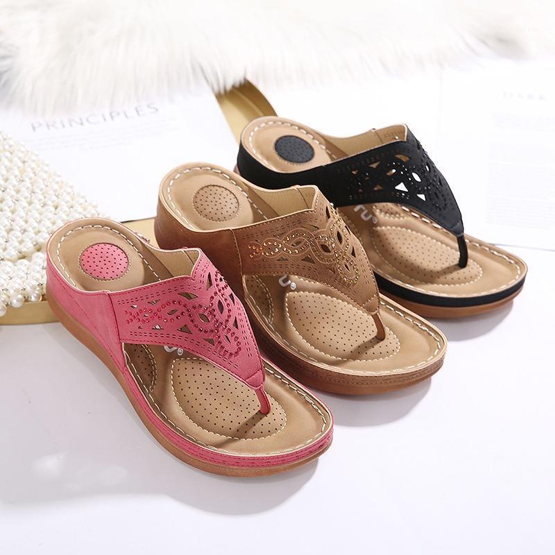 Slippers Retro Round Toe Flip Flops Female Car Line Non-slip Wedge Hollow Large Size Comfortable Sandals, Black
Slippers Retro Round Toe Flip Flops Female Car Line Non-slip Wedge Hollow Large Size Comfortable Sandals, Black