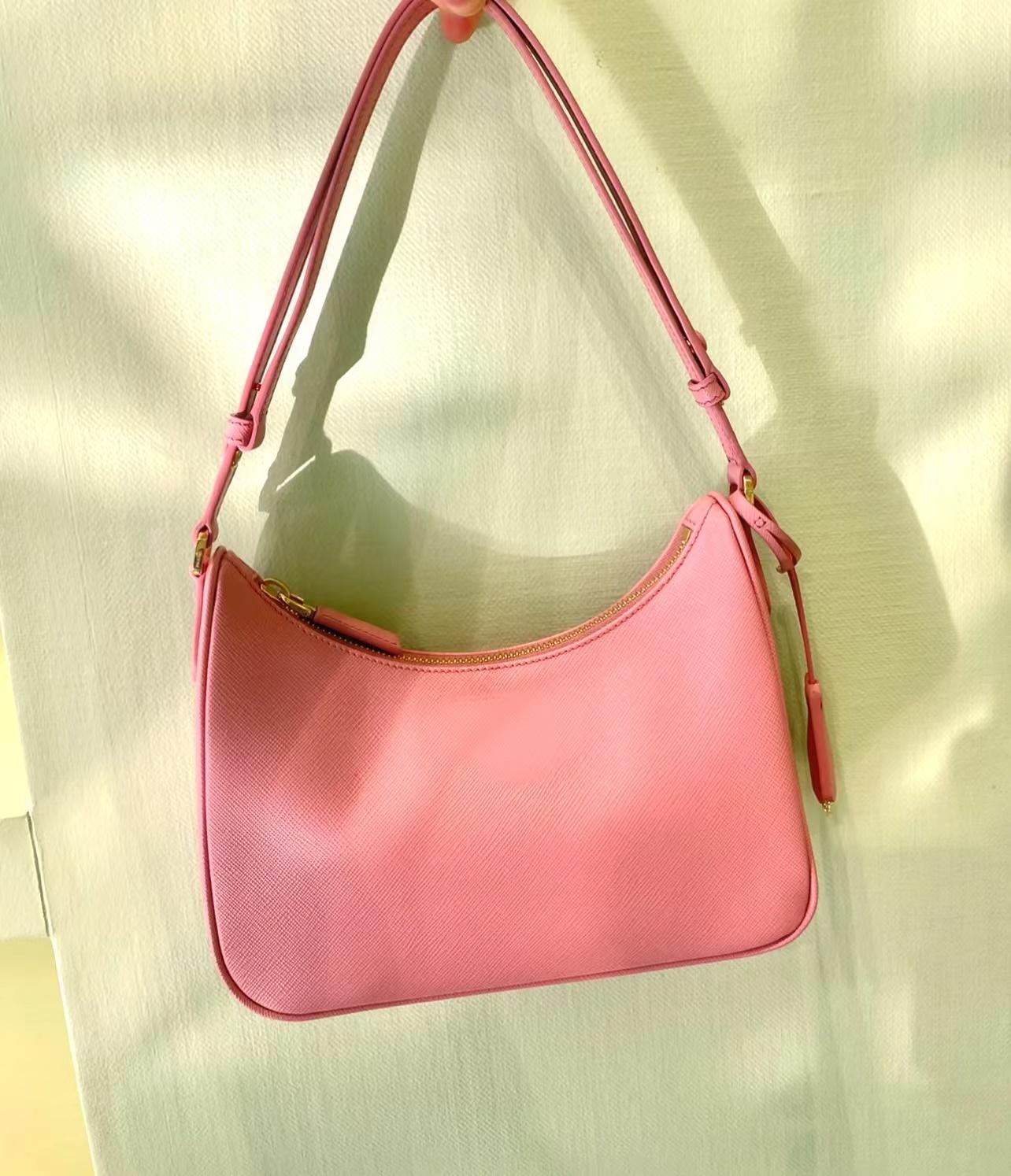 designer leather crossbody Enameled metal triangle logo mini bag 2000 Nylon 2005 shoulder bag for women Diamonds handbags hobo Chest pack crystal lady rhinestone, Canvas white
designer leather crossbody Enameled metal triangle logo mini bag 2000 Nylon 2005 shoulder bag for women Diamonds handbags hobo Chest pack crystal lady rhinestone, Canvas white