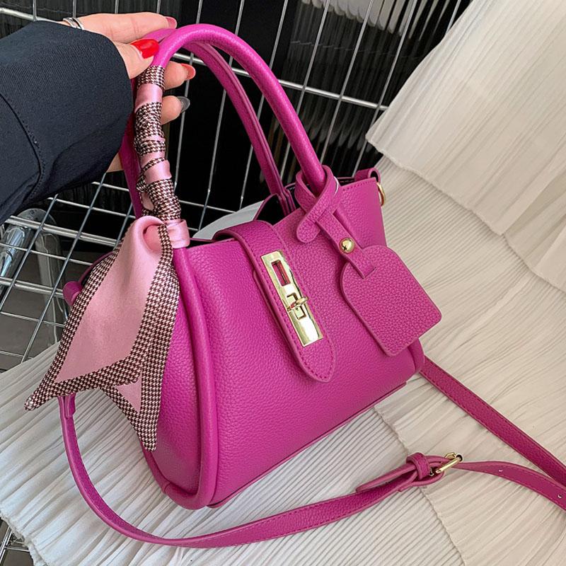 Evening Bags Ribbon Design Handbags Women Designer PU Leather Shoulder Fashion Small Crossbody Bag For Travel TotesEvening EveningEvening, Black
Evening Bags Ribbon Design Handbags Women Designer PU Leather Shoulder Fashion Small Crossbody Bag For Travel TotesEvening EveningEvening, Black