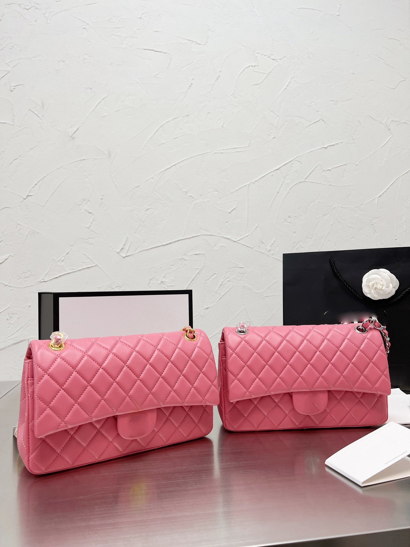 women's designers shoulder bag Luxury tote purse handbag message bags cluth top quality brand classic lambskin genuine leather Luggage Crossbody CF 25CM PINK, Pink silver chain
women's designers shoulder bag Luxury tote purse handbag message bags cluth top quality brand classic lambskin genuine leather Luggage Crossbody CF 25CM PINK, Pink silver chain