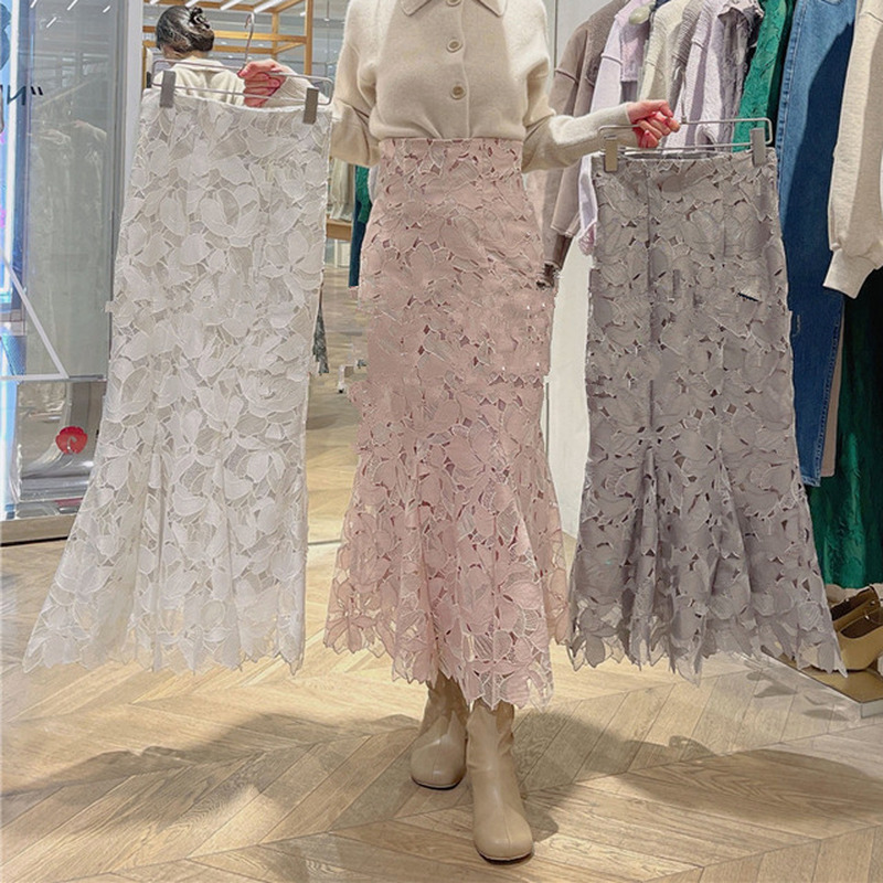 Kuzuwata Autumn Winter Women Jupes Japanese Fresh Elegant Mujer Faldas High Waist Embroidery Lace Hollow Slim Skirts 220317