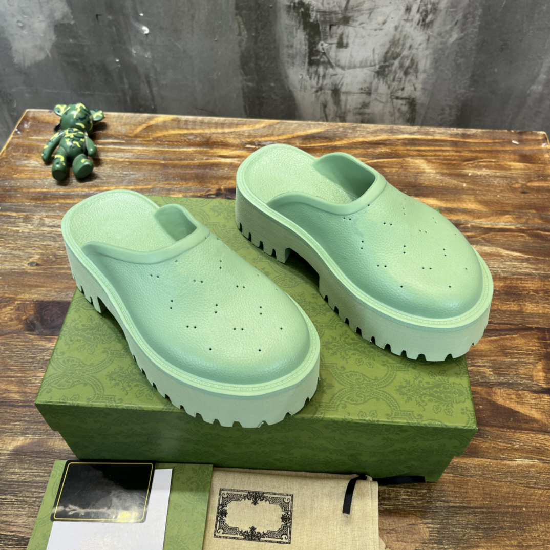 Slip on Sandal Luxury Designer Women Men Rubber Slippers Jelly Sandals Slip-on Sliedes Candy Color Slipper Summer Fashion Slide Outdoor Beach Size 35-45, Customize
Slip on Sandal Luxury Designer Women Men Rubber Slippers Jelly Sandals Slip-on Sliedes Candy Color Slipper Summer Fashion Slide Outdoor Beach Size 35-45, Customize