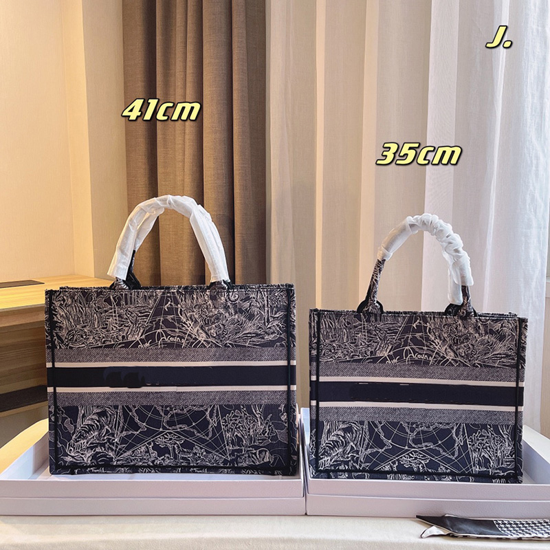 Designer handbags New Fashion totes Home Letter Shopping Bag Canvas Tote Embroidery Hand-held Flower Large Capacity Commuting Bag for Women, Dust bag
Designer handbags New Fashion totes Home Letter Shopping Bag Canvas Tote Embroidery Hand-held Flower Large Capacity Commuting Bag for Women, Dust bag