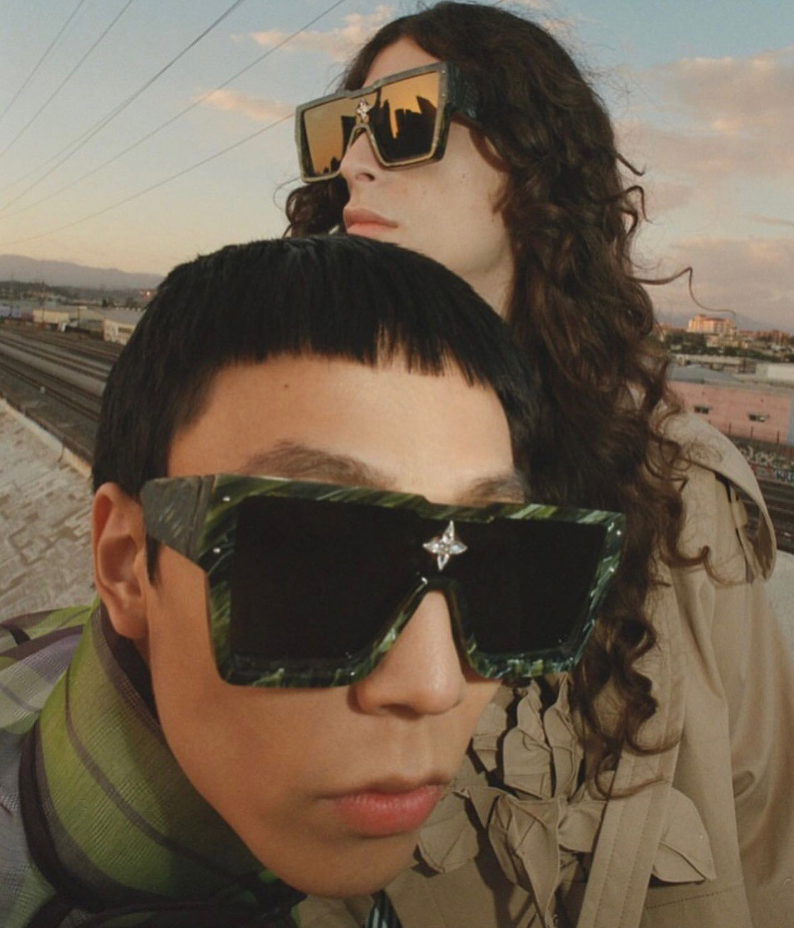 new luxury men Cyclone sunglasses Z1547 vintage square frame Rhomboid diamond glasses Avant-garde unique style top quality Anti-Ultraviolet
new luxury men Cyclone sunglasses Z1547 vintage square frame Rhomboid diamond glasses Avant-garde unique style top quality Anti-Ultraviolet
