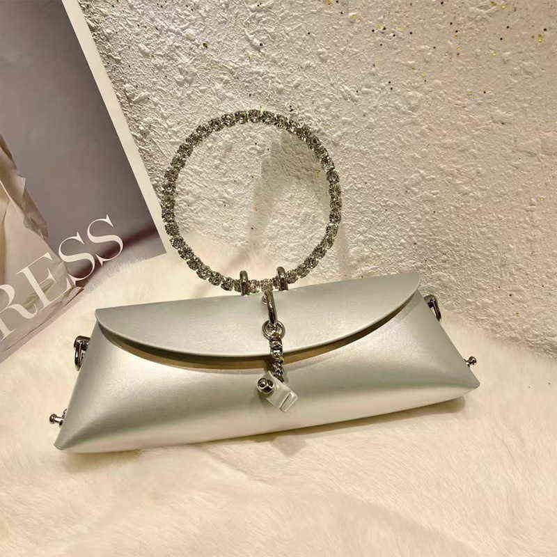 French Niche High Sense Bag Early Spring New Fashion Diamond Ring Handbag Women's Chain Single Shoulder Messenger220614, Sky blue
French Niche High Sense Bag Early Spring New Fashion Diamond Ring Handbag Women's Chain Single Shoulder Messenger220614, Sky blue