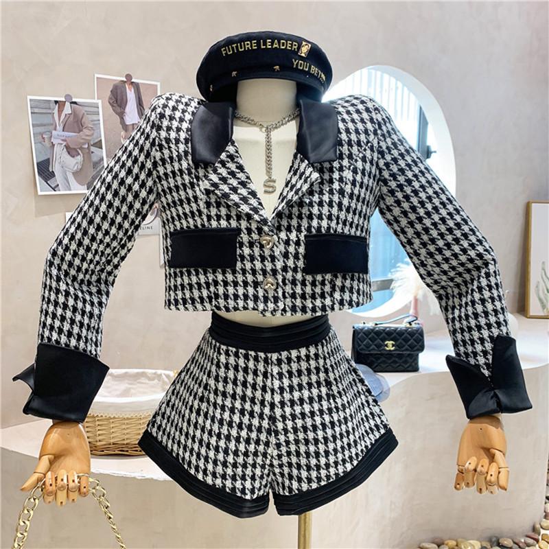 Women' Tracksuits Niche Design Women Clothing 2022 Autumn Winter Tweed Short Jacket Coat Top + High Waist Wide Leg Shorts Pants Two-piece, Black
Women' Tracksuits Niche Design Women Clothing 2022 Autumn Winter Tweed Short Jacket Coat Top + High Waist Wide Leg Shorts Pants Two-piece, Black