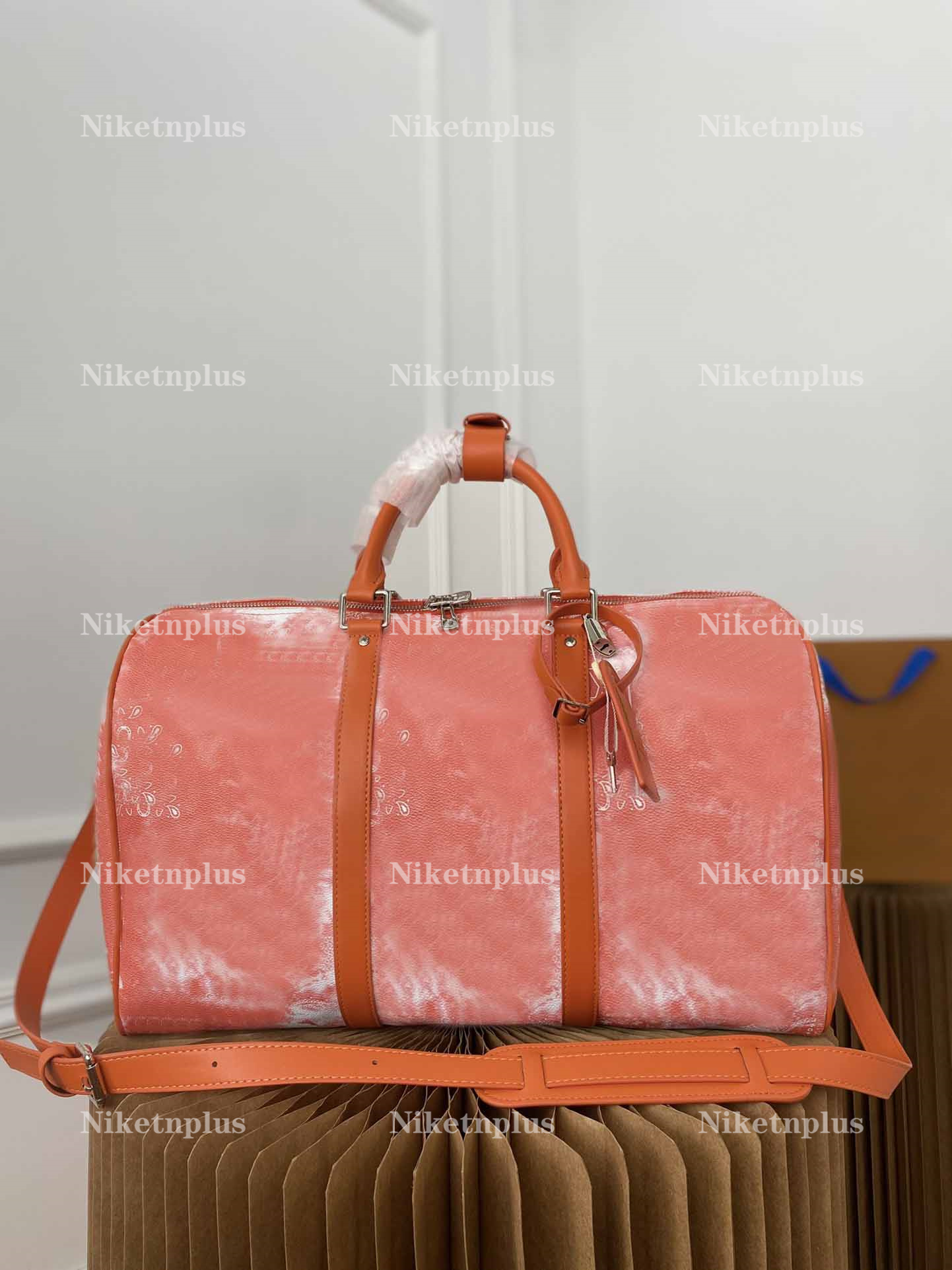 M59943 Keepall Bandouliere 45 Spring in the City Duffel Bags Colorful Summer 2022 Large Capacity Monograms canvas Flower Sunrise Pastel Summer, #1
M59943 Keepall Bandouliere 45 Spring in the City Duffel Bags Colorful Summer 2022 Large Capacity Monograms canvas Flower Sunrise Pastel Summer, #1