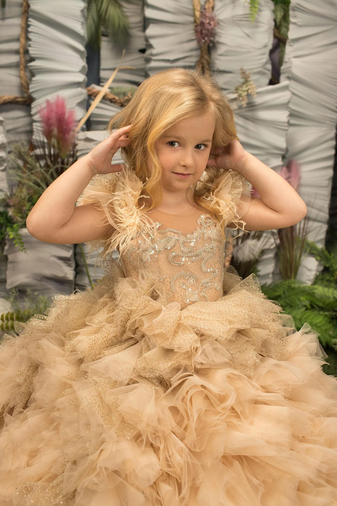Fancy Feathers Champagne Flower Girl Dress Sequined Custom Made Birthday Gowns Layered Ruffles Jewel Cap Sleeves Pageant First Communion Dresses