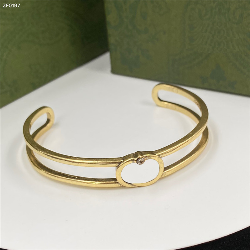 Simple Style Diamond Charm Bracelet Women Hollow Out Bangle Letter Steel Stamps Designer Open Bracelets With Gift Box
Simple Style Diamond Charm Bracelet Women Hollow Out Bangle Letter Steel Stamps Designer Open Bracelets With Gift Box