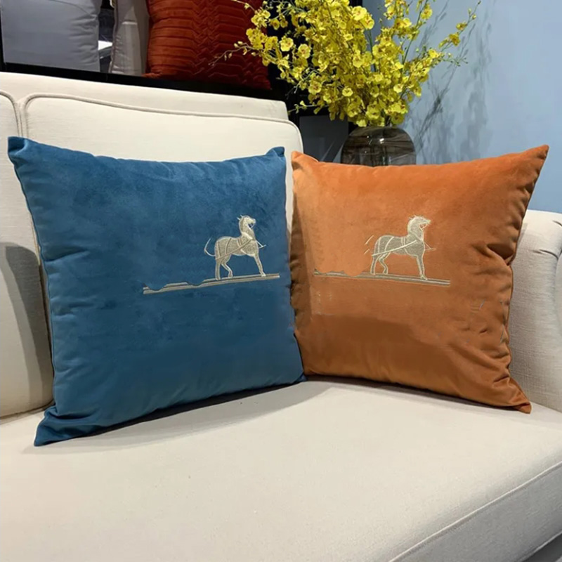 Classic Decorative Pillow Designer Cushion Fashion Soft Pillowcase Luxury Pillows Inner Cotton Covers Retro Home Decor 45*45cm 2203214WU, Blue
Classic Decorative Pillow Designer Cushion Fashion Soft Pillowcase Luxury Pillows Inner Cotton Covers Retro Home Decor 45*45cm 2203214WU, Blue