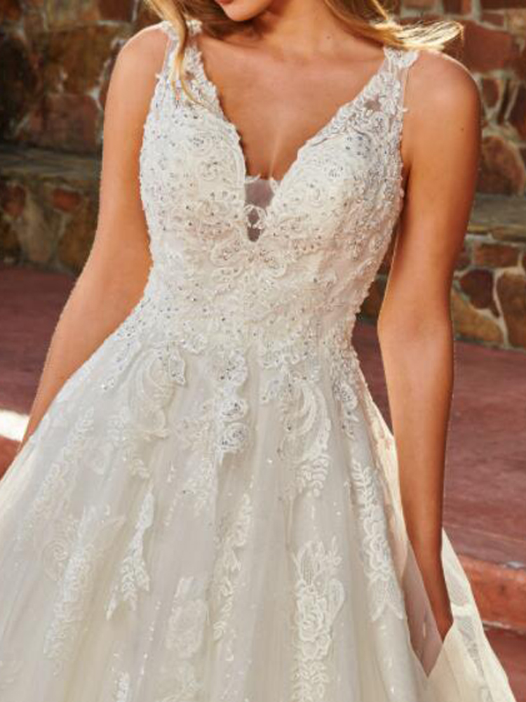 Glitter Tulle Wedding Dresses Bridal Gowns Sweetheart Neckline Applique with Beading Side Seam Illusions Chapel Train