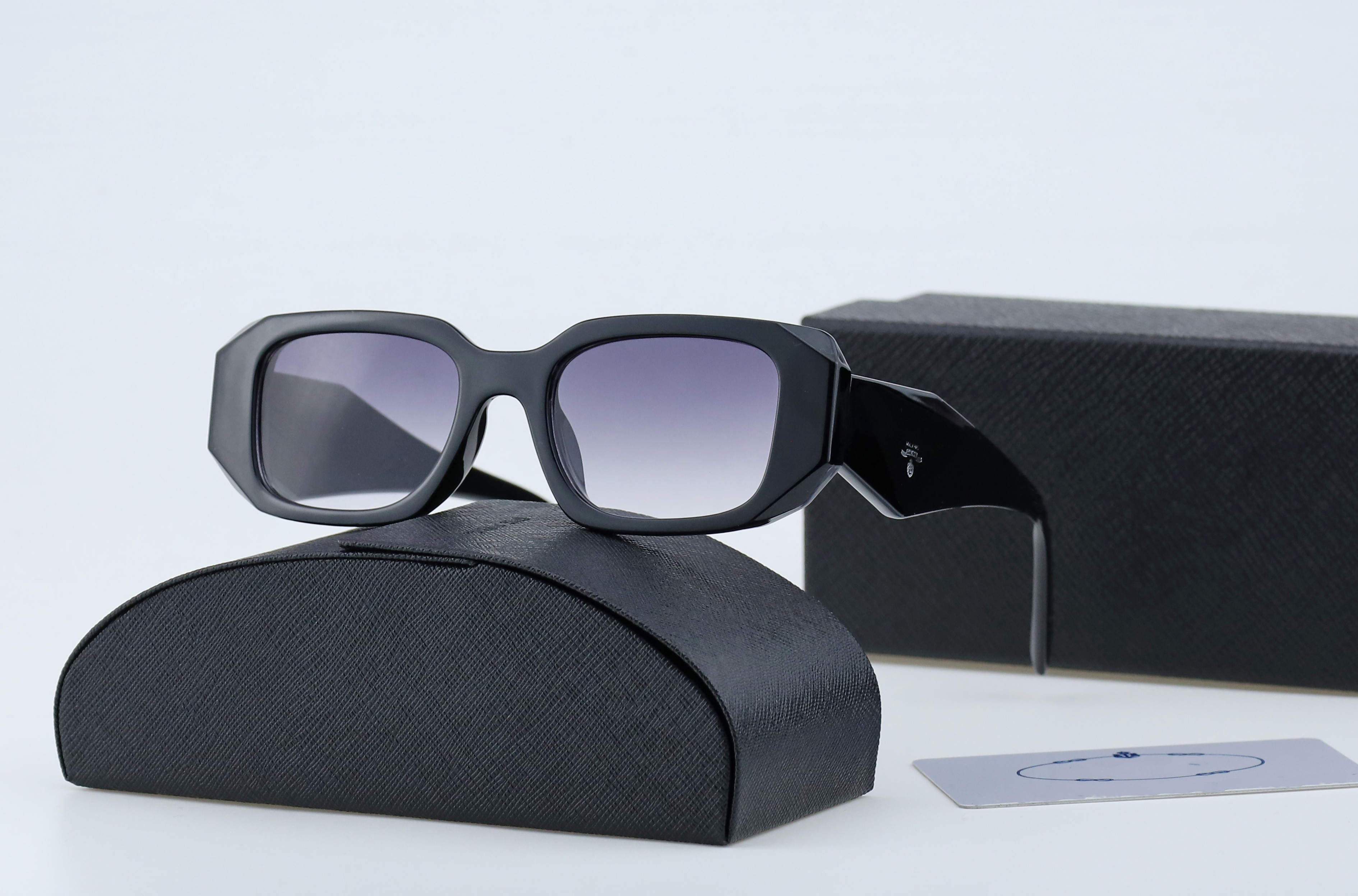 Fashion Designer Sunglasses Goggle Beach Sun Glasses For Man Woman 7 Color Optional Good Quality
Fashion Designer Sunglasses Goggle Beach Sun Glasses For Man Woman 7 Color Optional Good Quality