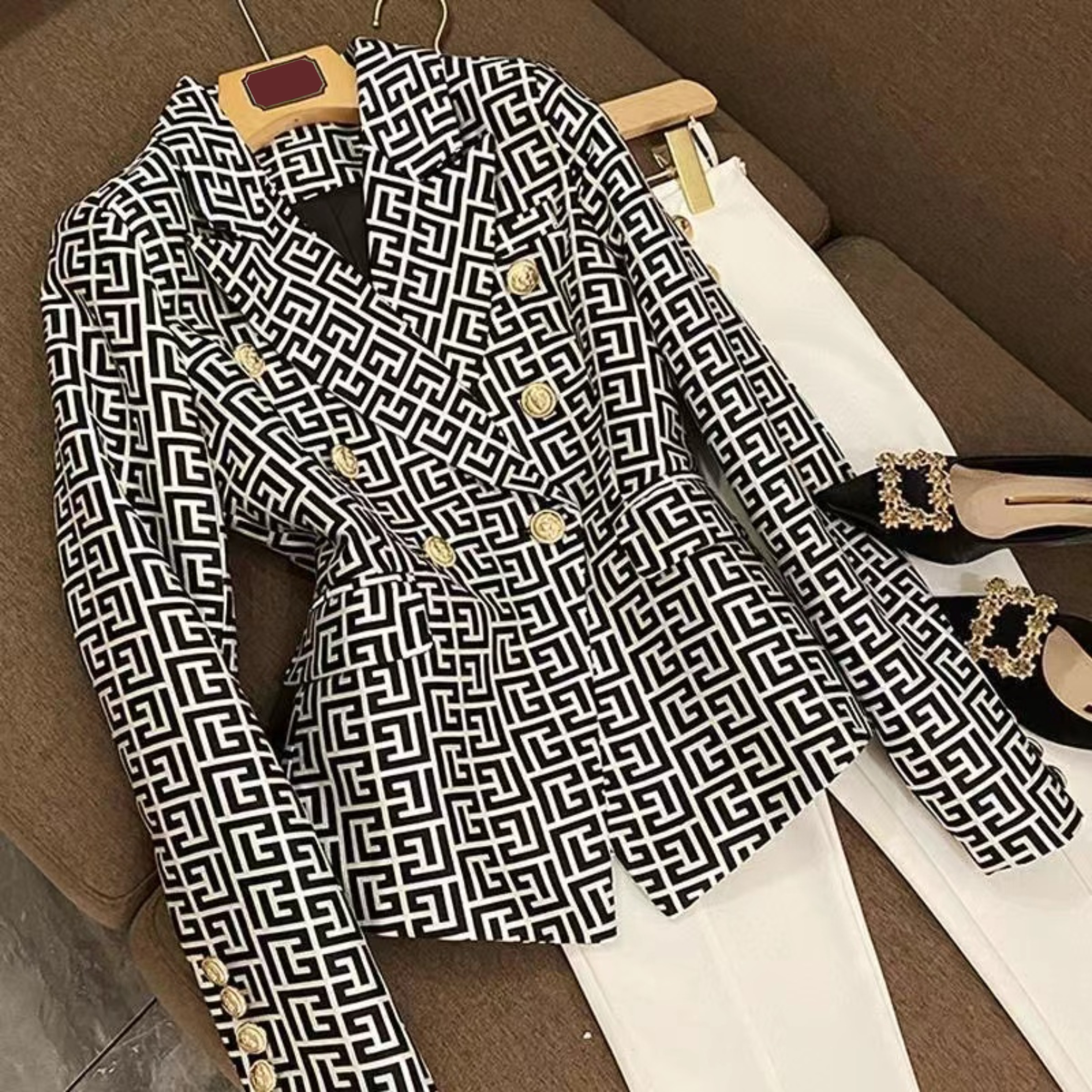 T046 Womens Suits & Blazers Tide Brand High-Quality Retro Fashion designer Presbyopic Maze Series Suit Jacket Lion Double-Breasted Slim Plus Size Women's Clothing, Pink
T046 Womens Suits & Blazers Tide Brand High-Quality Retro Fashion designer Presbyopic Maze Series Suit Jacket Lion Double-Breasted Slim Plus Size Women's Clothing, Pink