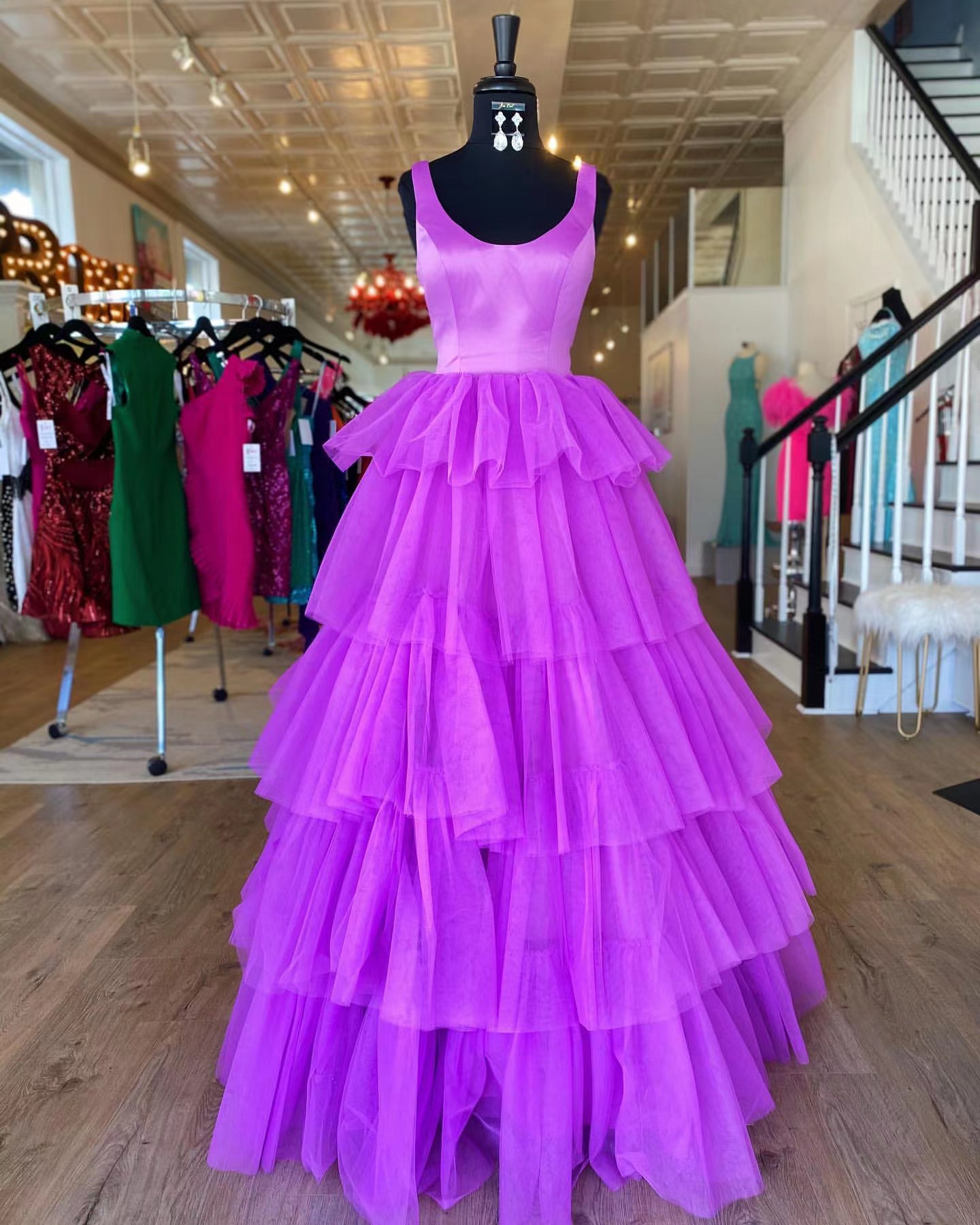 Purple Elegant Prom Dresses Tiered Ball Gown Sleeveless Layer Ruffles Long Mesh Skirt Female Women Sexy Evening Party Night Dress, White
Purple Elegant Prom Dresses Tiered Ball Gown Sleeveless Layer Ruffles Long Mesh Skirt Female Women Sexy Evening Party Night Dress, White