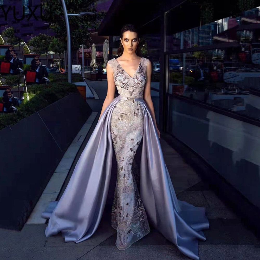 Stunning Evening Dress luxury Train Sheer Jewel Neck Long lace Appliqued Beaded Sequins Formal Party Gown Custom Made Prom Dress