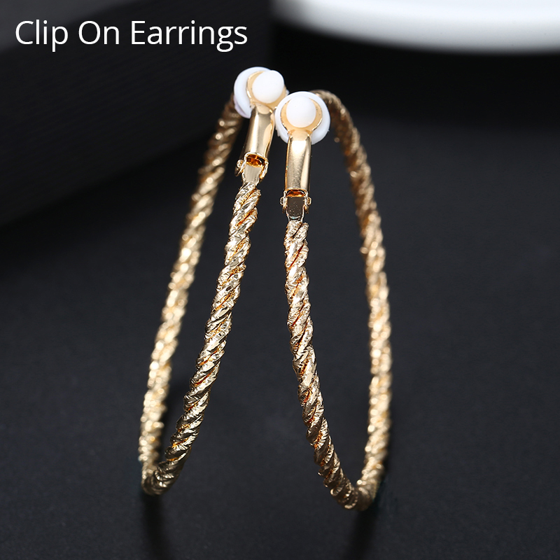 Gold Silver Color Big Round Hoop Clip Earrings No Hole for Women Twisted Circle Large Size Ear Clips Jewelry Party Brincos 220716
Gold Silver Color Big Round Hoop Clip Earrings No Hole for Women Twisted Circle Large Size Ear Clips Jewelry Party Brincos 220716