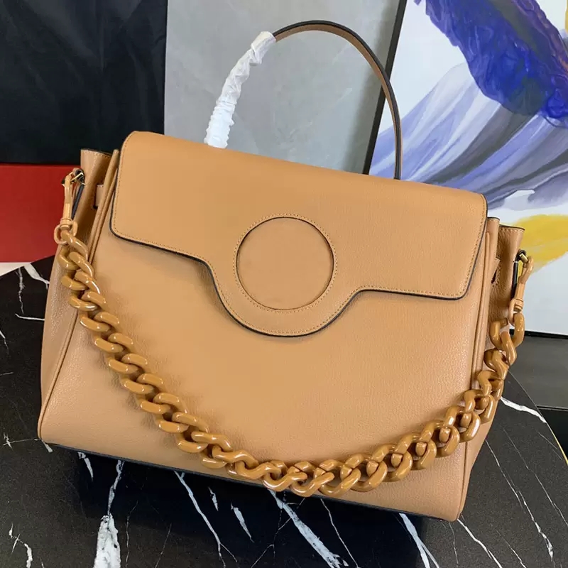 Soft cowhide Chain bag 5A ToP Quality Designer Handbag Tote Ladies Shoulder crossbody Bags Metal Big LOGO Large Capacity Shopping Bag Travel Fashion Backpack purse, Red
Soft cowhide Chain bag 5A ToP Quality Designer Handbag Tote Ladies Shoulder crossbody Bags Metal Big LOGO Large Capacity Shopping Bag Travel Fashion Backpack purse, Red