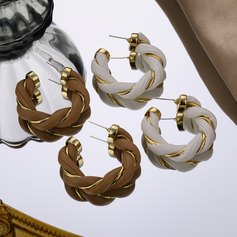 IPARAM Fashion Leather Twisted Round Hoop Earrings Female Korean PUGeometric Circle Wedding Charm Jewelry Gift 220716
IPARAM Fashion Leather Twisted Round Hoop Earrings Female Korean PUGeometric Circle Wedding Charm Jewelry Gift 220716