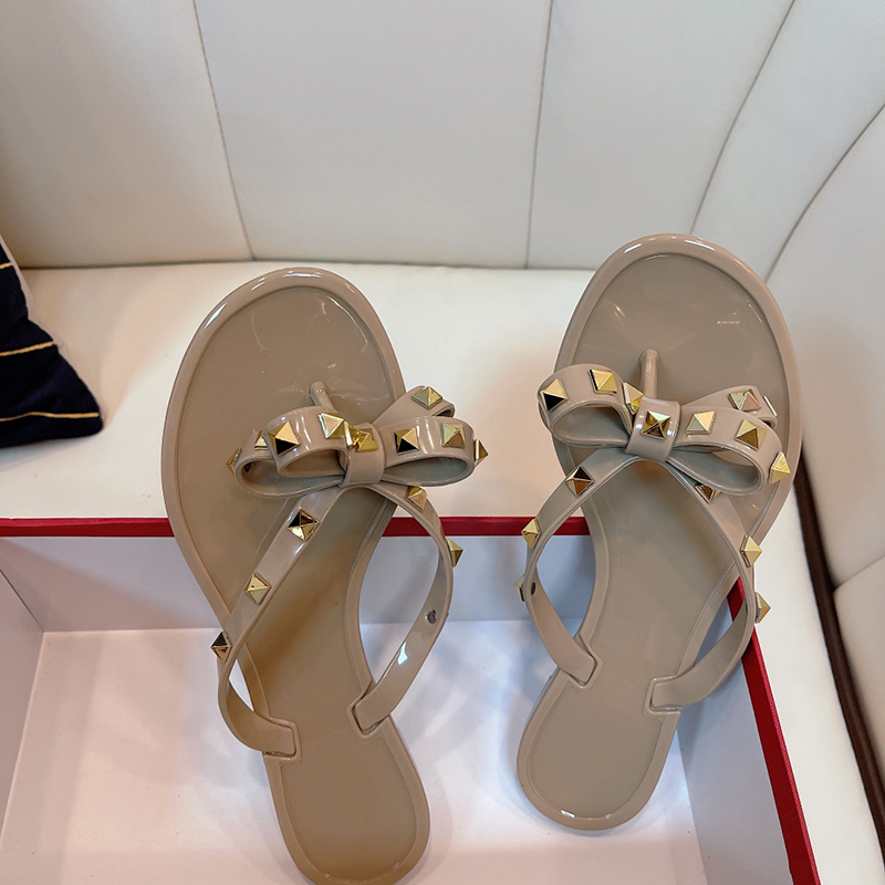 Women's Summer Studded Slippers Black Red Bow Flip-flops Quality Sandals Beach Fashion Flat Nail Shoes With Box Size EU35-EU40 NO352
Women's Summer Studded Slippers Black Red Bow Flip-flops Quality Sandals Beach Fashion Flat Nail Shoes With Box Size EU35-EU40 NO352