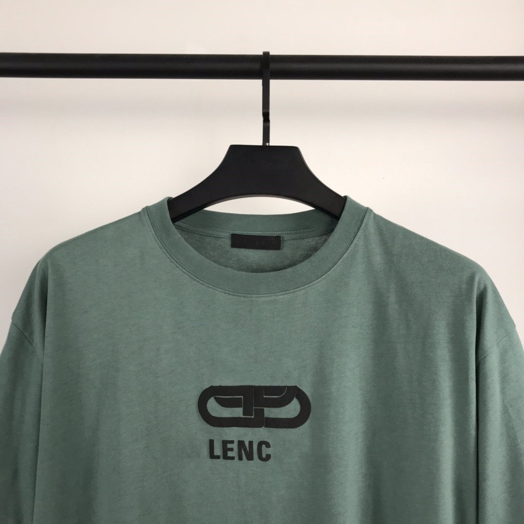 Luxury Brand Bale High Quality Oversize T-shirts nc 22ss Summer ia Tee Letter Printed Couple Loose O Neck T-Shirt Tee, Black
Luxury Brand Bale High Quality Oversize T-shirts nc 22ss Summer ia Tee Letter Printed Couple Loose O Neck T-Shirt Tee, Black