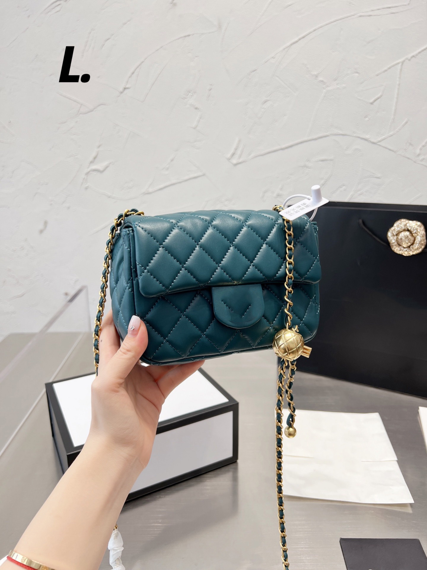 Designers shoulder bag Luxury tote purse handbag message bags cluth top quality Brand classic Genuine leather Crossbody Original box Flap Gold chain 17CM Blue, White
Designers shoulder bag Luxury tote purse handbag message bags cluth top quality Brand classic Genuine leather Crossbody Original box Flap Gold chain 17CM Blue, White