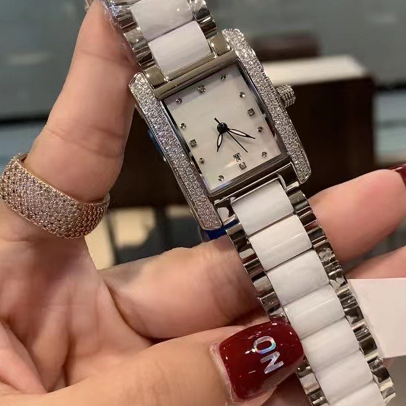 2022 new luxury ladies watch more precious imported quartz movement with the most popular ceramic all-steel strap size 26mm, Sapphire glass
2022 new luxury ladies watch more precious imported quartz movement with the most popular ceramic all-steel strap size 26mm, Sapphire glass