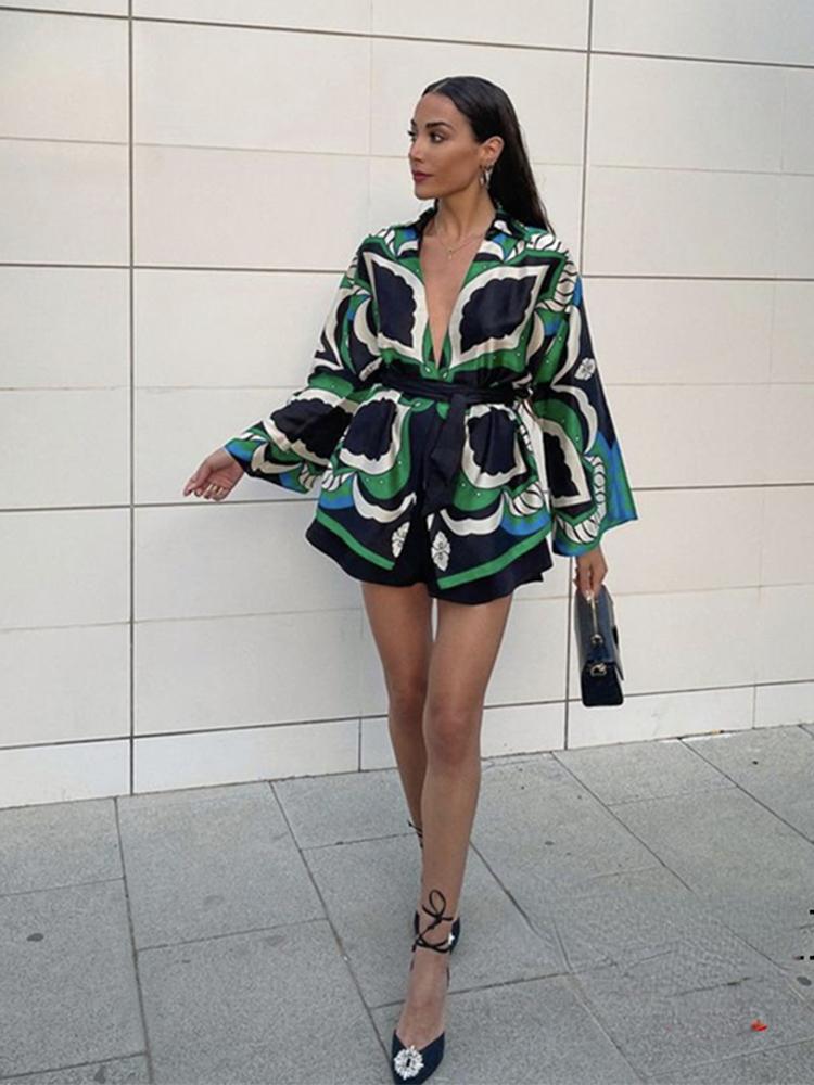 Women's Tracksuits Women Sets 2 Pieces Summer Long Green Print Sashes Knot Kimono Shirts And High Waist Wide Leg ShortsWomen's, Suit3
Women's Tracksuits Women Sets 2 Pieces Summer Long Green Print Sashes Knot Kimono Shirts And High Waist Wide Leg ShortsWomen's, Suit3