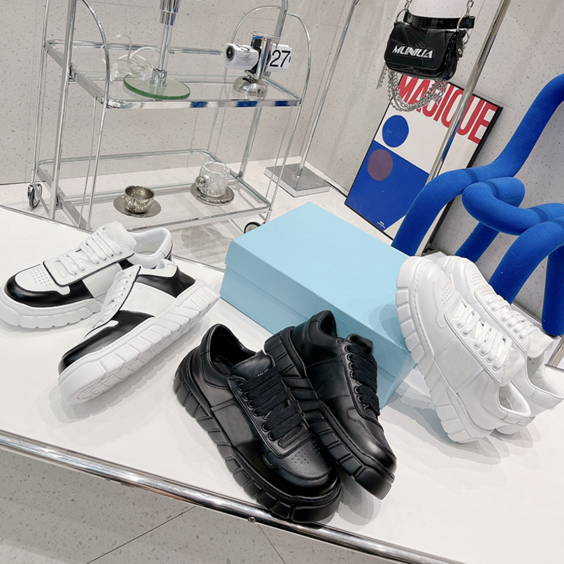 2022 Women Platform Sneakers Modern Applique Women Designer Shoes Thick Flat Lace-up Fabric Casual Shoes High Quality Outdoor Trainers With Box NO404
2022 Women Platform Sneakers Modern Applique Women Designer Shoes Thick Flat Lace-up Fabric Casual Shoes High Quality Outdoor Trainers With Box NO404