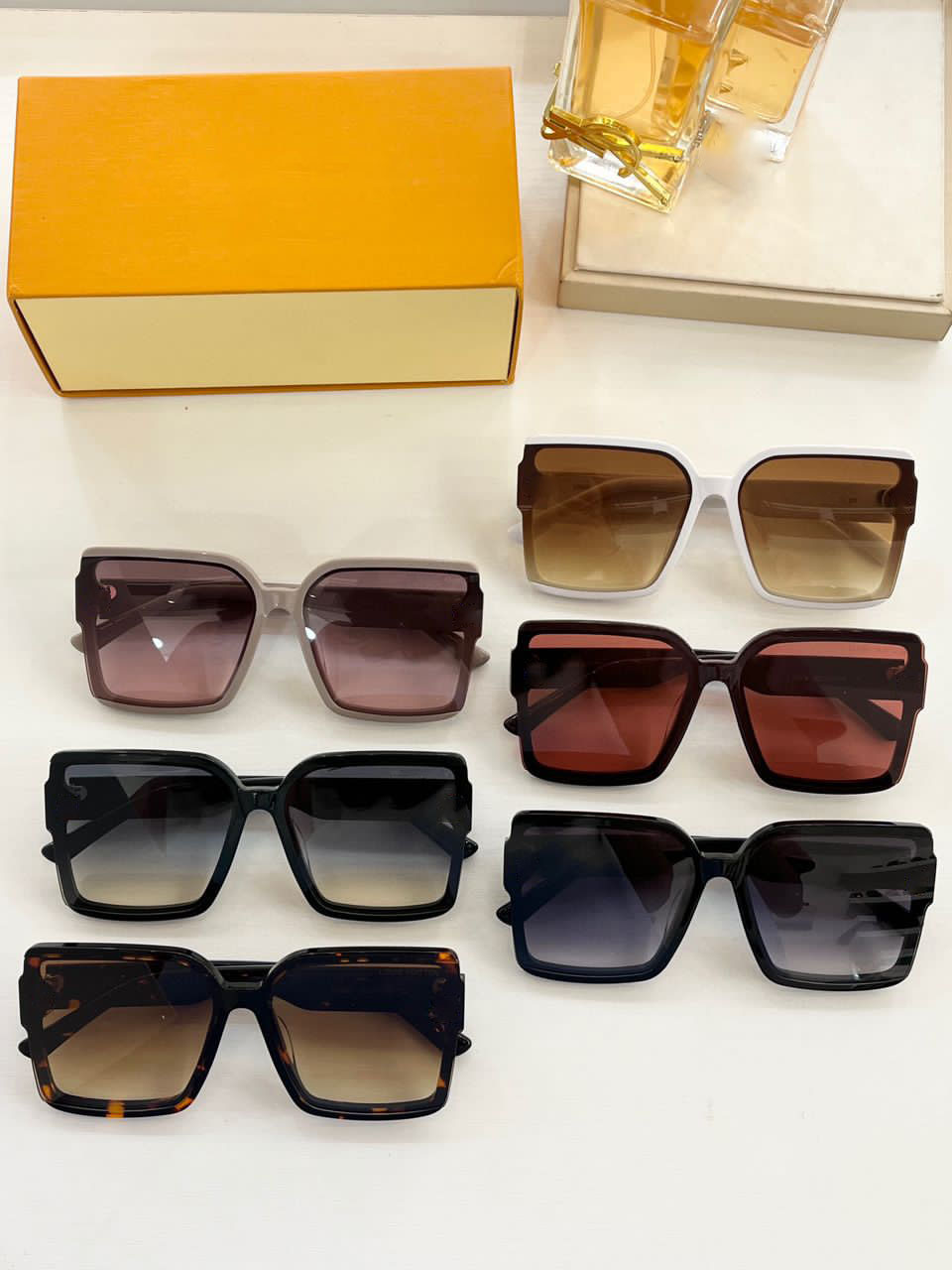 Womens Sunglasses For Women Men Sun Glasses Mens 9078 Fashion Style Protects Eyes UV400 Lens Top Quality With Random Box
Womens Sunglasses For Women Men Sun Glasses Mens 9078 Fashion Style Protects Eyes UV400 Lens Top Quality With Random Box