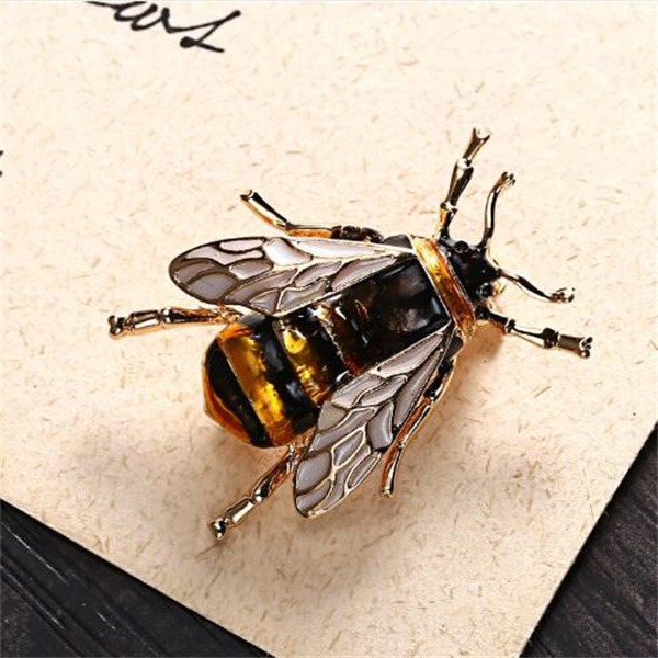 Funny little bee Brooch female pearl Rhinestone cardigan suit Brooches Pin neckpin accessories gift GC1433