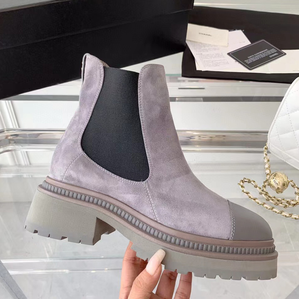 New Grey suede Leather Ankle Chelsea Boots platform slip-on round Flat booties chunky half boot luxury designer High top shoes for women Thick heeled Knight Boots, 5#
New Grey suede Leather Ankle Chelsea Boots platform slip-on round Flat booties chunky half boot luxury designer High top shoes for women Thick heeled Knight Boots, 5#