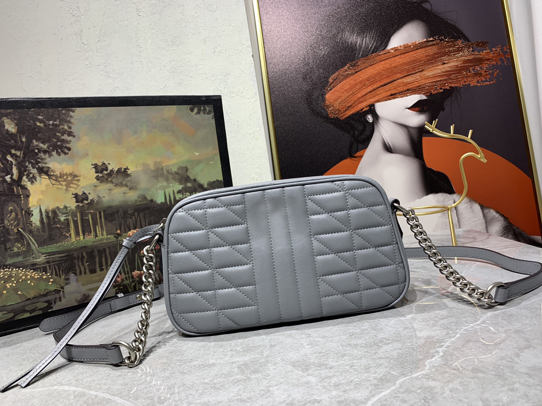 Fashion Women Shoulder Bags Tote Designers Crossbody Bag Wallet Solid Color Leather Silver metal Decorate Leisure Totes Purse 4 colors, Blue
Fashion Women Shoulder Bags Tote Designers Crossbody Bag Wallet Solid Color Leather Silver metal Decorate Leisure Totes Purse 4 colors, Blue