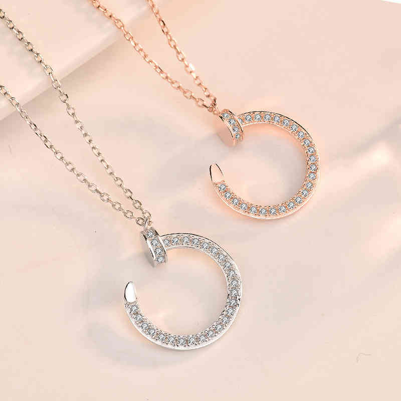 designer Compare with the original CFull diamond round nail Necklace women's s 925 Sterling Silver clavicle chain pendant clothing accessories are versatile
designer Compare with the original CFull diamond round nail Necklace women's s 925 Sterling Silver clavicle chain pendant clothing accessories are versatile