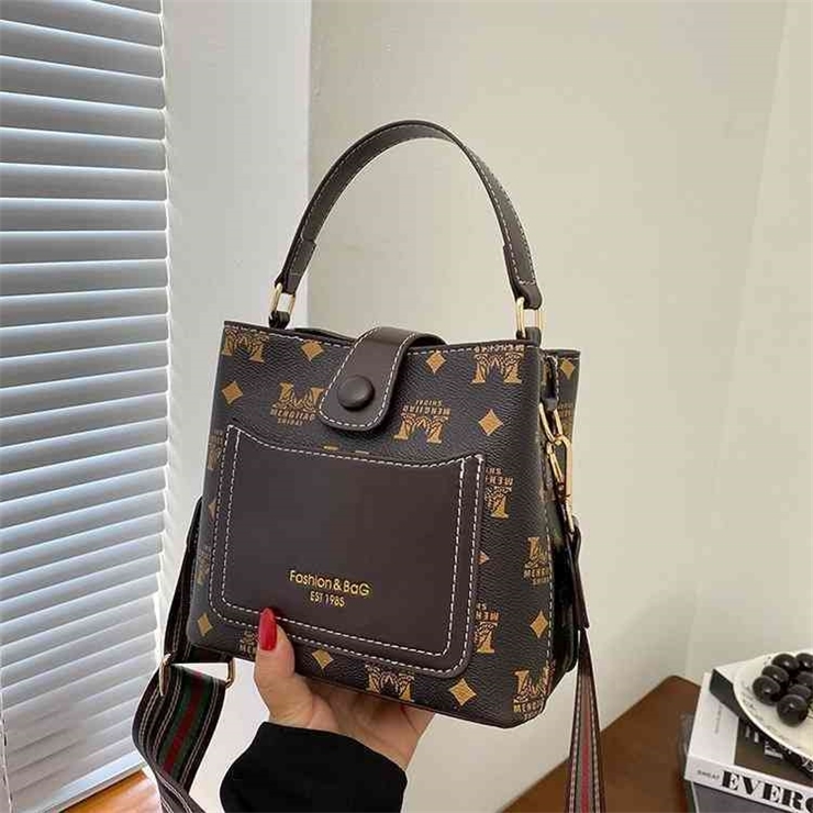 62% OFF trendy bags 2022 New Designer Handbags printing capacity bucket wide belt portable single personalized, Khaki
62% OFF trendy bags 2022 New Designer Handbags printing capacity bucket wide belt portable single personalized, Khaki