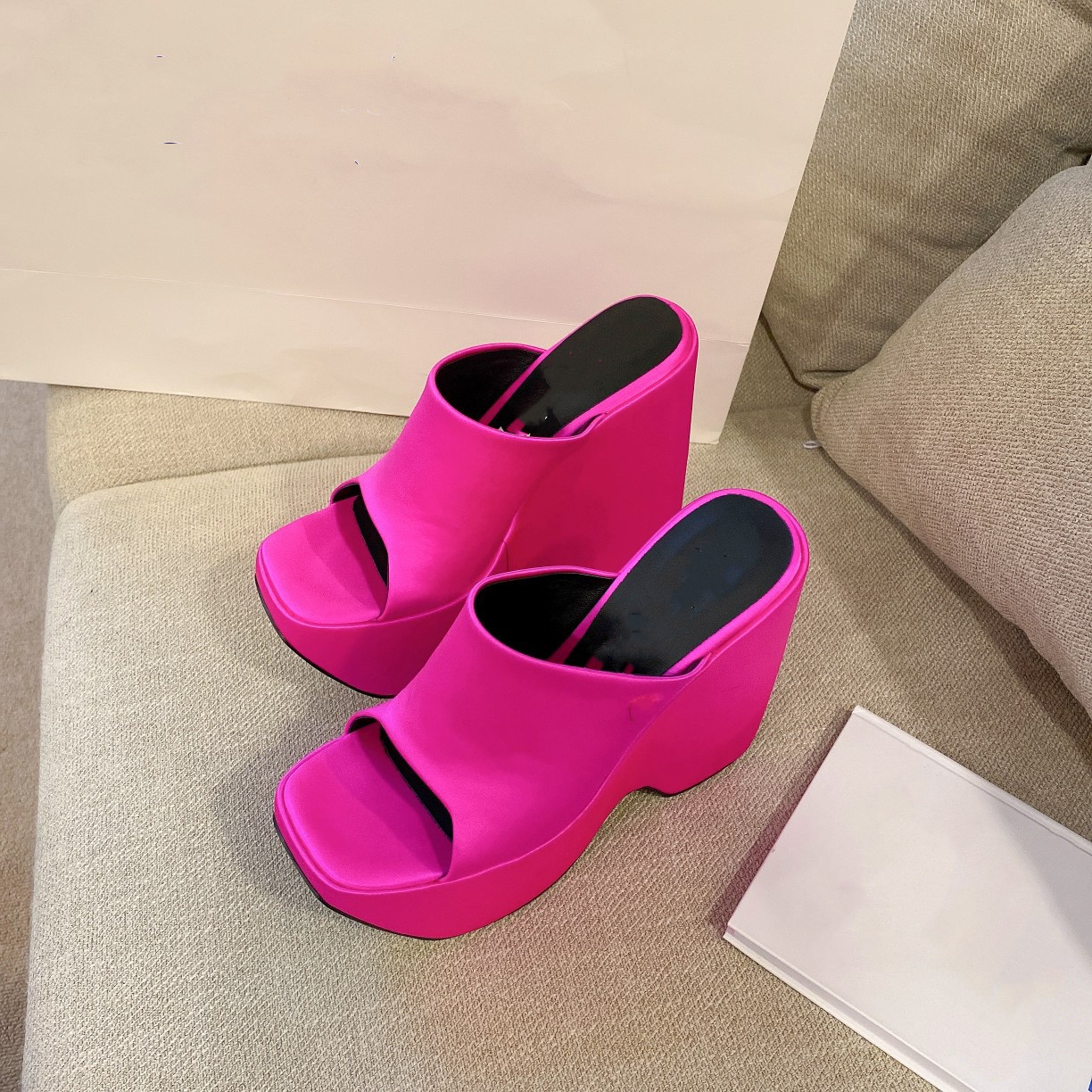 Dress Shoes Real Silk Sheepskin Insole Square Toe Woman Sandal Genuine Leather Outsole High Heel Summer Fashion Elegant Temperament Party Dating Runway Size 35-41, Black1
Dress Shoes Real Silk Sheepskin Insole Square Toe Woman Sandal Genuine Leather Outsole High Heel Summer Fashion Elegant Temperament Party Dating Runway Size 35-41, Black1