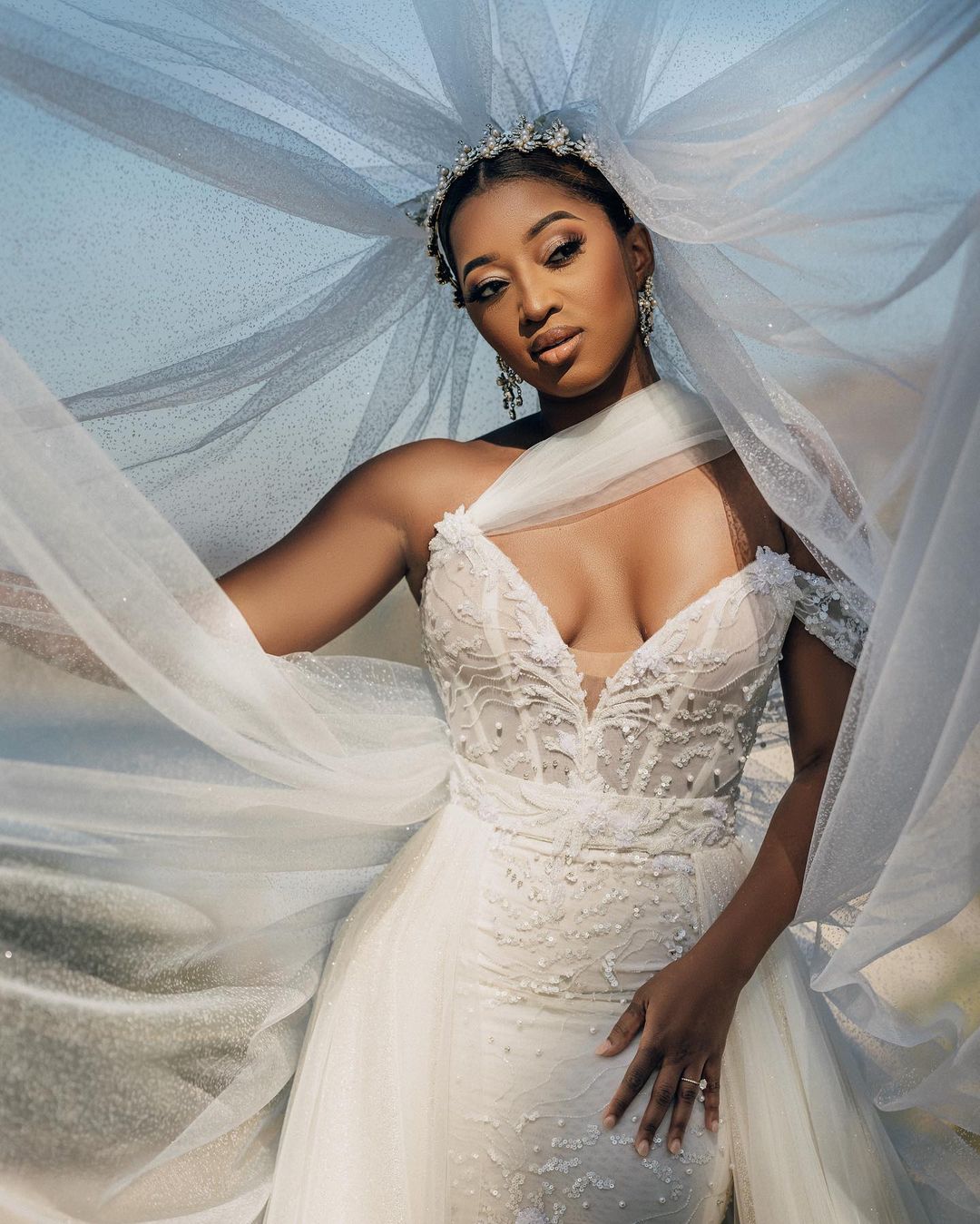 Elegant Mermaid Wedding Dresses Sweep Train One Shoulder Lace Beach Wedding Dress Appliques Custom Made Bridal Robes De Mariée