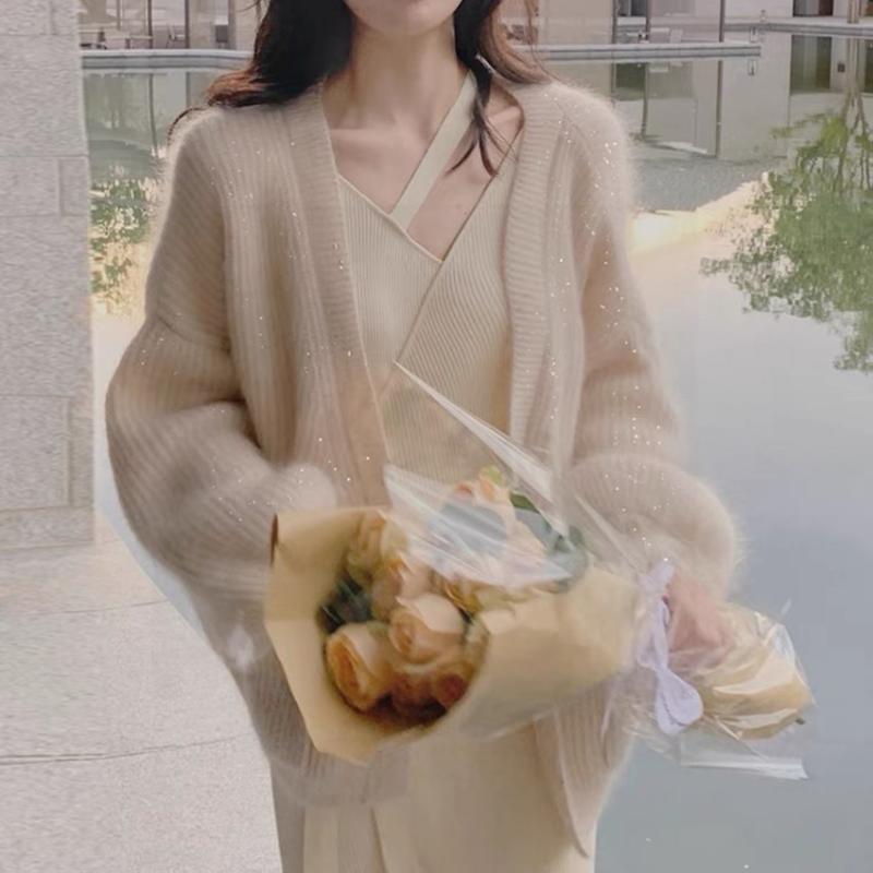 Women's Knits & Tees 2022 Autumn Winter Bright Silk Loose Mink Cashmere Sweater Coat Lazy Style Women Soft V Neck Lantern Sleeve Cardigan Ja, Sky blue
Women's Knits & Tees 2022 Autumn Winter Bright Silk Loose Mink Cashmere Sweater Coat Lazy Style Women Soft V Neck Lantern Sleeve Cardigan Ja, Sky blue