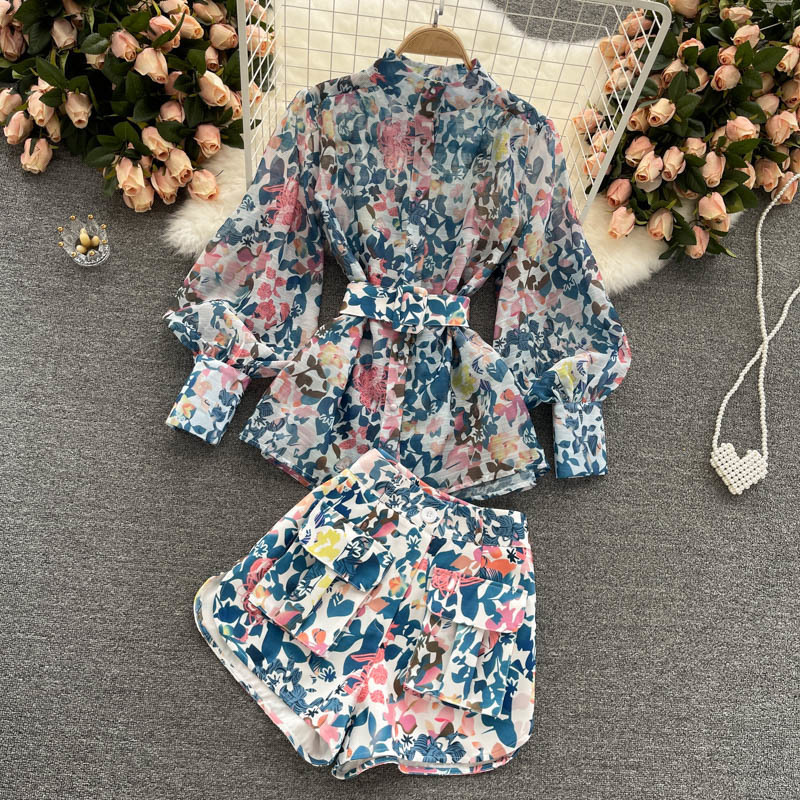 Fried Street Spring And Summer Ladies Style Temperament Puff Sleeve Shirt Women Retro Printed Wide Leg Shorts Two-piece Set 220506