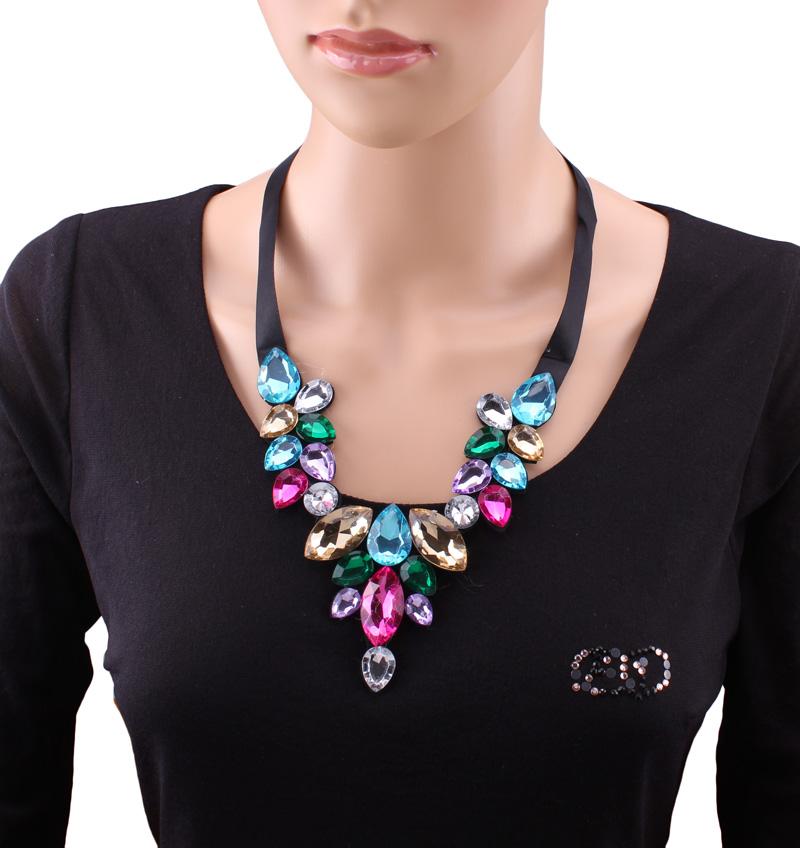 Pendant Necklaces 5 Colors High Quality Statement Black Ribbon V Shape Oval Water Drop Rhinestone Gem Crystal Choker Pendants For Women
Pendant Necklaces 5 Colors High Quality Statement Black Ribbon V Shape Oval Water Drop Rhinestone Gem Crystal Choker Pendants For Women
