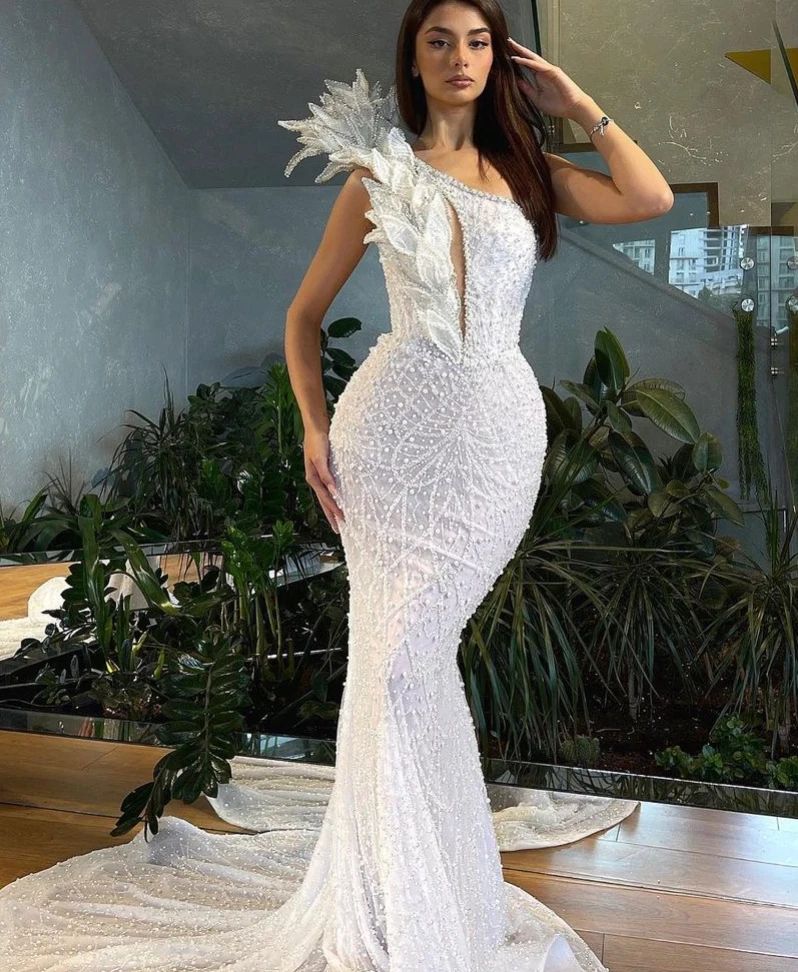 White Mermaid Wedding Dresses Sleeveless Bateau Neck One Shoulder Appliques Sequins Tulle Applique Detachable Train Wedding Gowns Sweep Train Vestido 