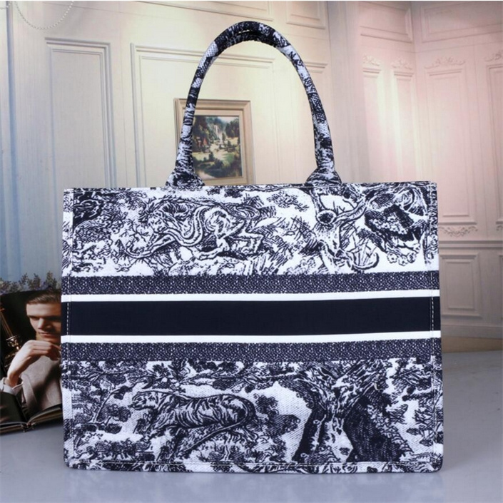 Designers Luxurys Multicolor Classic Totes Canvas Shopping Bags Large Capacity Woman Handbags High Quality Shoulder Bag 41X32X10cm, Color
Designers Luxurys Multicolor Classic Totes Canvas Shopping Bags Large Capacity Woman Handbags High Quality Shoulder Bag 41X32X10cm, Color