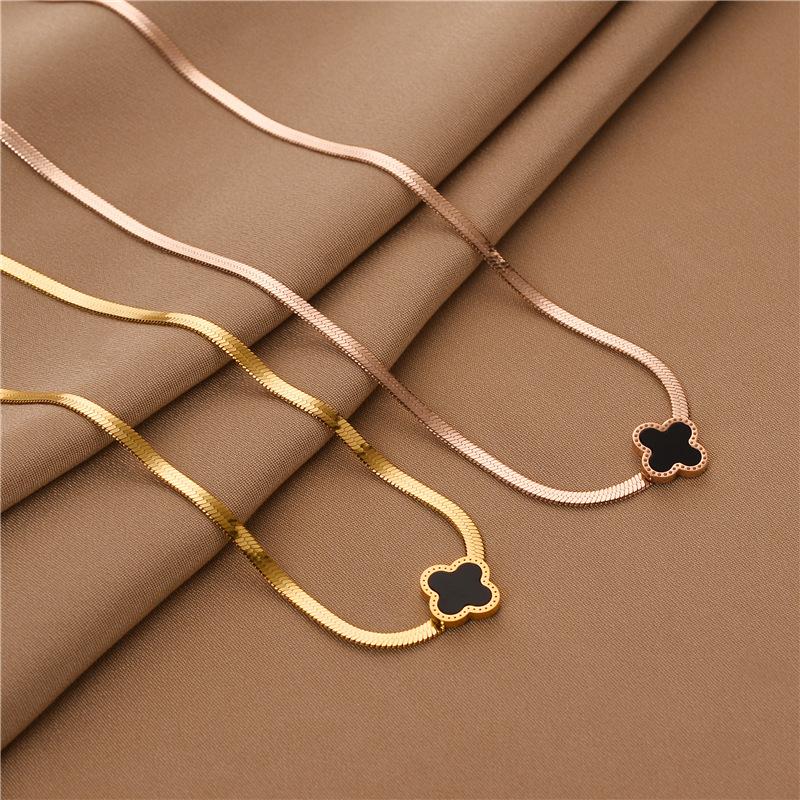 Other Classic Lucky Necklace Titanium Steel Letter Ring Female Snake Bone Chain Collarbone Collar Star Same Style High-end GiftOther
Other Classic Lucky Necklace Titanium Steel Letter Ring Female Snake Bone Chain Collarbone Collar Star Same Style High-end GiftOther