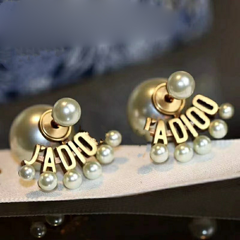 Vintage 18K Gold Plated 925 Silver Luxury Brand Designers Letters Stud Geometric Famous Women Crystal Rhinestone Pearl Metal Earring Wedding Party Jewerlry 
Vintage 18K Gold Plated 925 Silver Luxury Brand Designers Letters Stud Geometric Famous Women Crystal Rhinestone Pearl Metal Earring Wedding Party Jewerlry