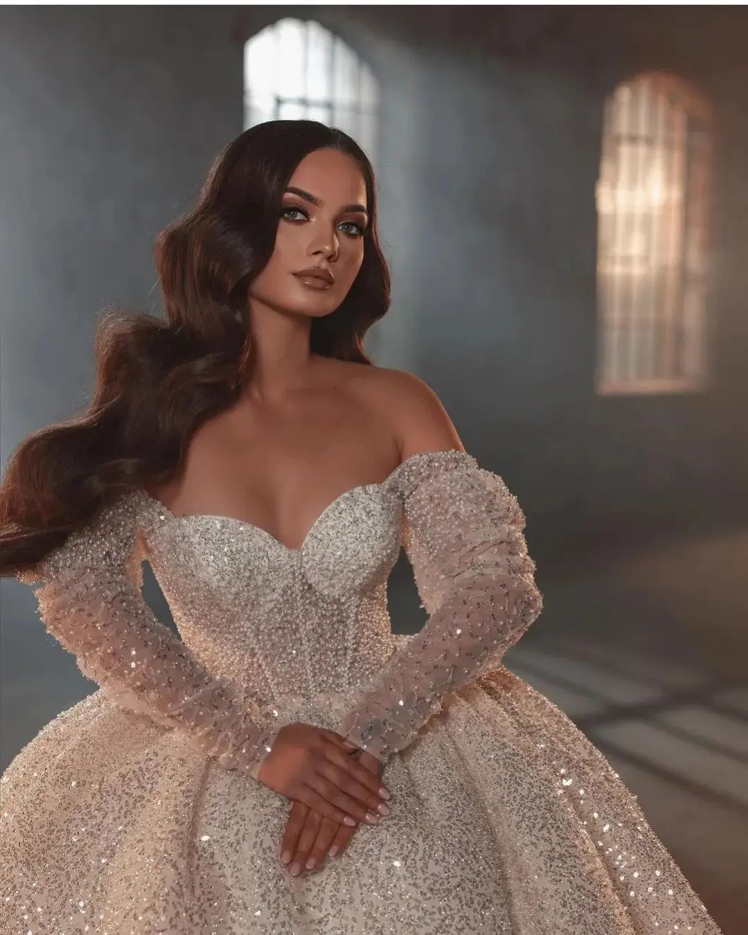 Sparkling Ball Gown Wedding Dresses Off The Shoulder Vestido de Noiva Sequins Long Sleeve Arabic Dubai Bridal Gowns